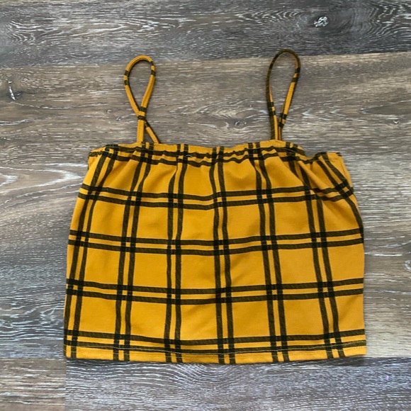🌟Boohoo plad yellow cami tank!🌟 - Picture 2 of 2